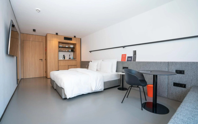 GREFIS Hotel