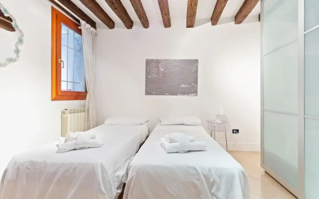 Riva Di Biasio Lovely Flat