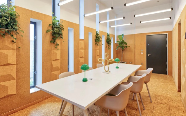 Stunning One-bedroom Apartment With City Views