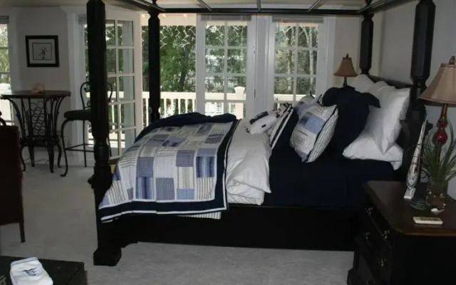 Clear Lake Bed and Breakfast