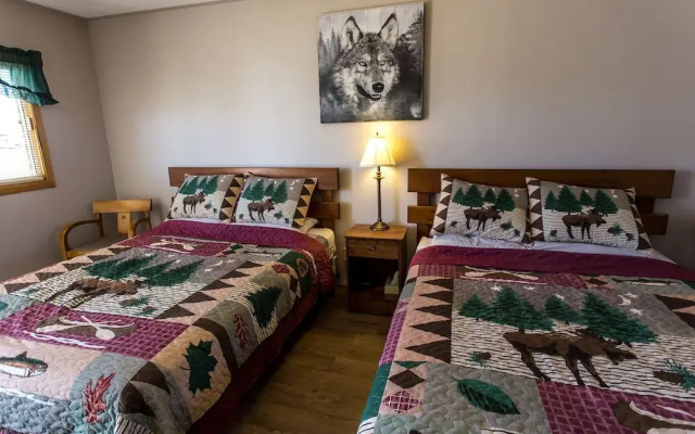 Bear Tracks Inn