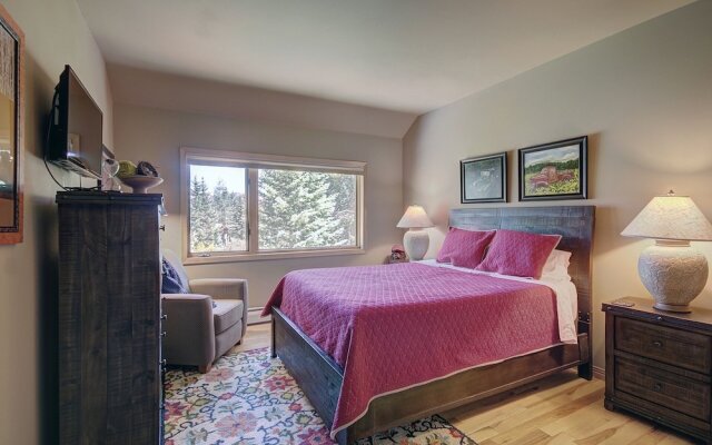 Tall Pines Lodge 4 Bedroom Townhouse by RedAwning