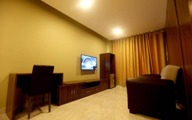 Golden Crown Hotel Al Seeb Muscat