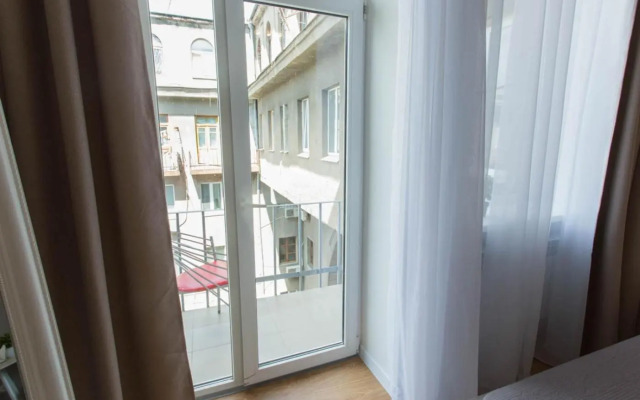 Modern studio beside metro Pushkinska, Universytet - Chernyshevska str. 95-7