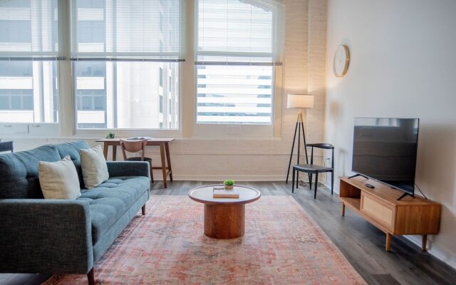 3BR CozySuites at The Block