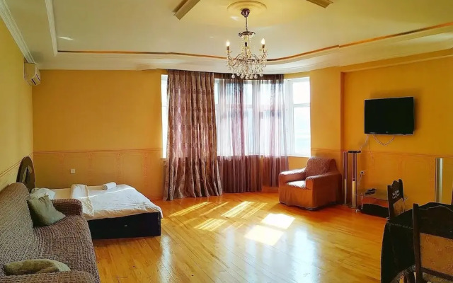 Bakuvi Tourist Apartment E022