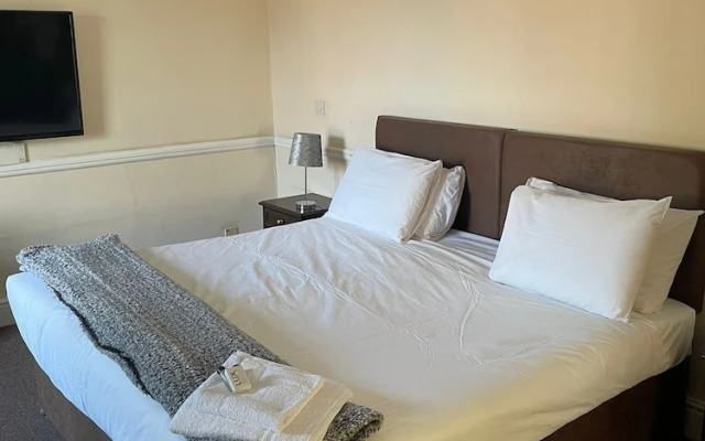 Rose & Crown Hotel