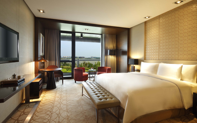 Crowne Plaza Xuzhou Dalong Lake