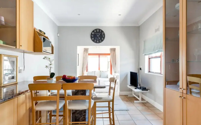 3 Bedroom Hilltop Home With Spectacular Views