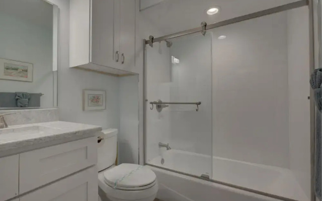 Beach Palms Unit 2B by Anna Maria