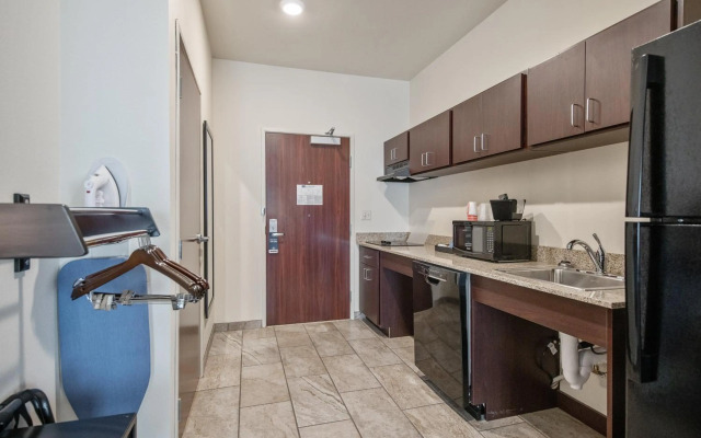 Cobblestone Hotel & Suites - Austin