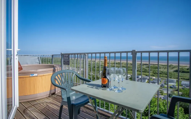 Campbell - 2 Bedroom Apartment - Pendine