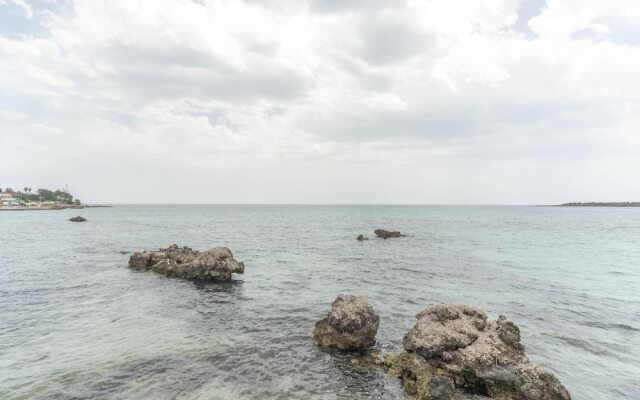 Traditional Holiday Home in Fontane Bianche With Pool