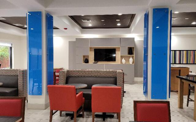 Holiday Inn Express Vidor South