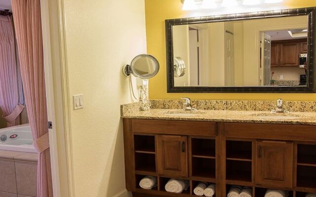 Beautiful Condo Near Universal Studios