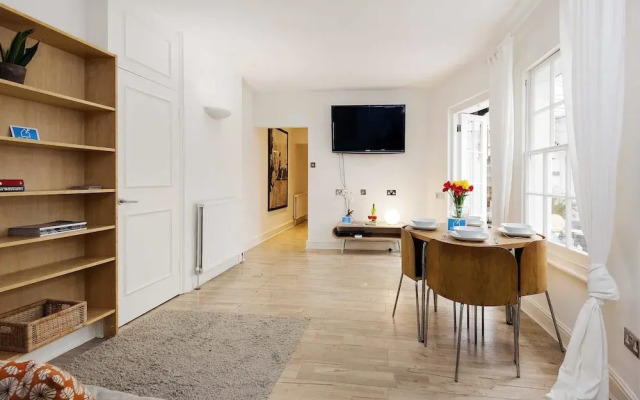 The Gloucester Terrace Abode - EFG