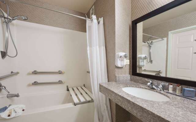 Wingate by Wyndham Chicago Schaumburg