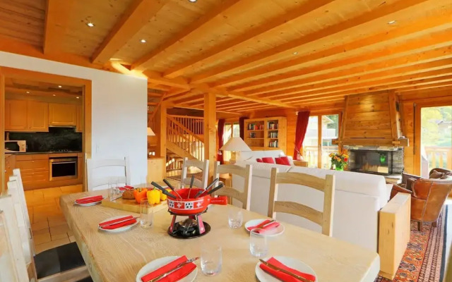 Khamariah Ollon in Ollon