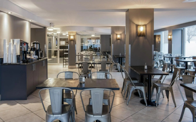 Hotel Faubourg Montreal