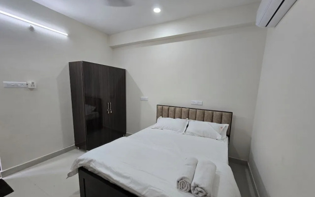 Om Sri Vigneshwara Palani Grand Hotel