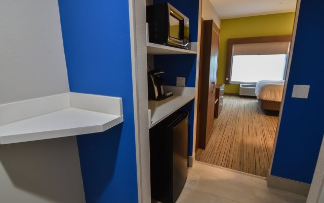 Holiday Inn Express & Suites Indianapolis Northwest, an IHG Hotel
