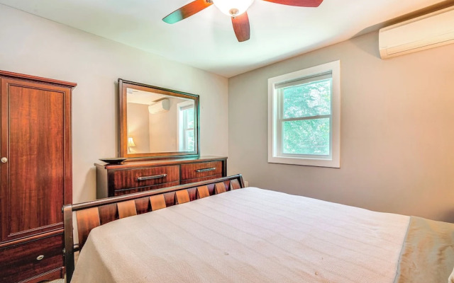 Wilmington Retreat Near Trails, Skiing & Festivals