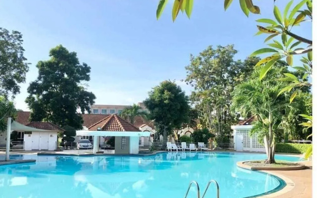 Lopburi Inn
