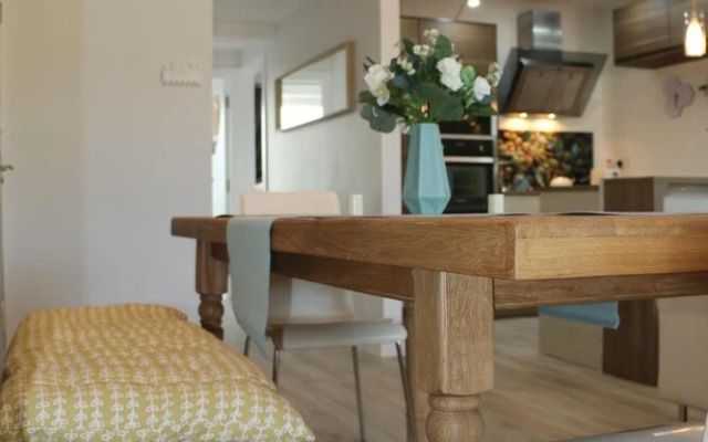 Stunning Clifton Flat in Amazing Central Location
