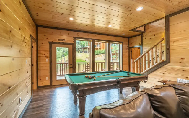 Serene Mountain Retreat 3BR Haven in Gatlinburg