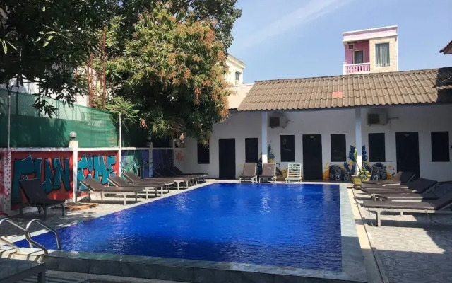 Apatuxay Vientiane Hotel & Apartment