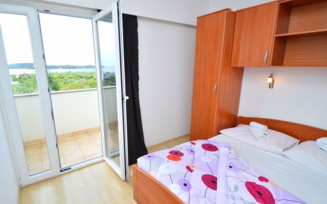 Apartment Rina Paros 17487