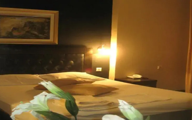 Hotel Nais