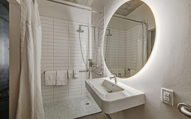 NYLO Las Colinas Hotel, Tapestry Collection by Hilton