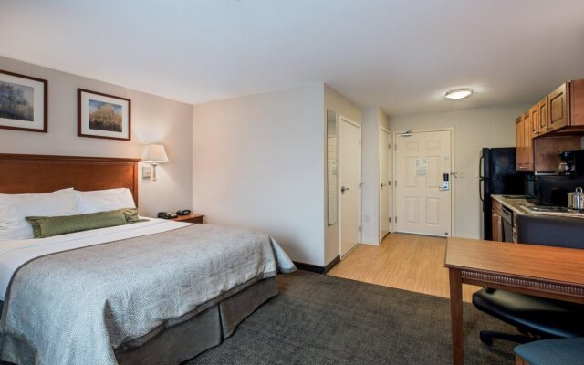 Candlewood Suites Perrysburg by IHG