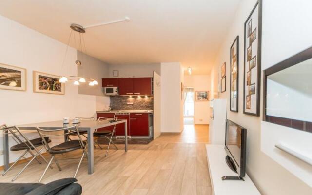 Garden House   & Eastpark Apartments