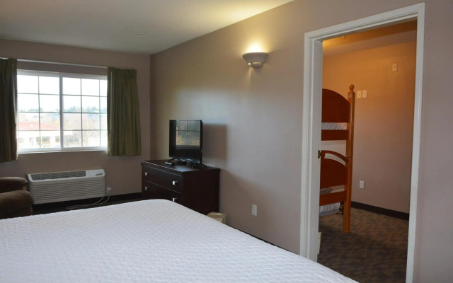 FairBridge Inn & Suites Dupont