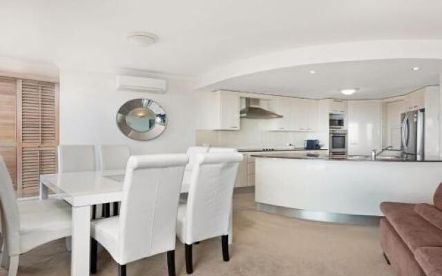 Le Point 702 - Luxury And Views!