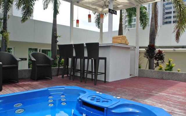 FuramaXclusive Asoke Hotel