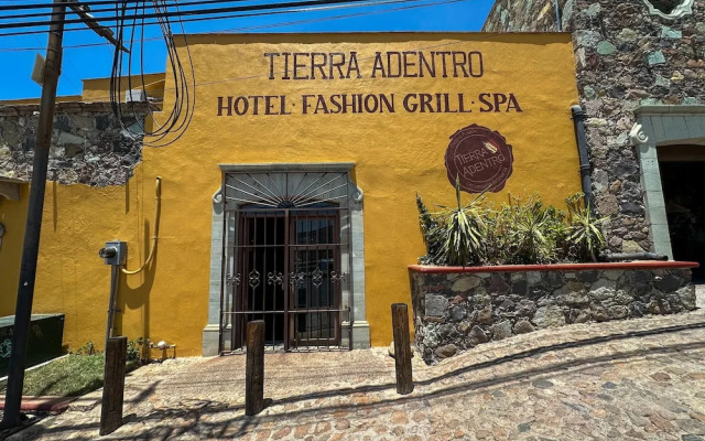Tierra Adentro Hotel Fashion Grill & Spa