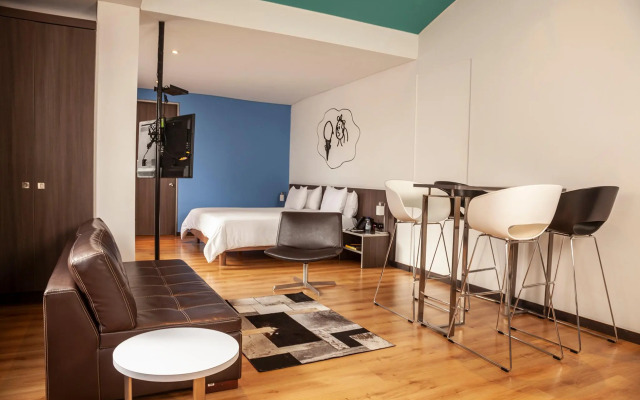 Viaggio 617 Suites