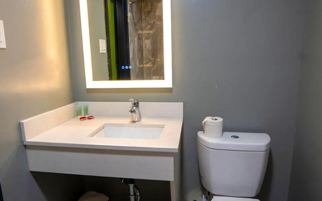 Philly Inn & Suites Hotel