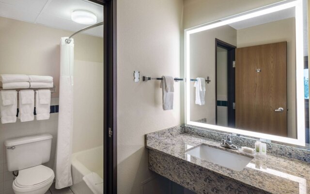 AmericInn Two Harbors