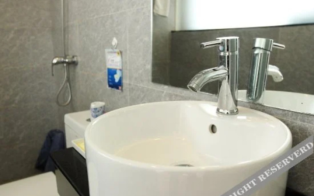 SET Youpin Hotel (Jingzhou Sanwan Road Education College)