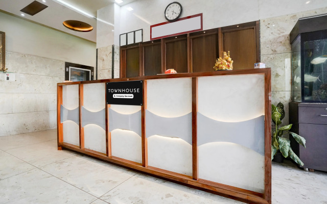 Super Townhouse Vasai Express Highway Formerly Majestic Inn