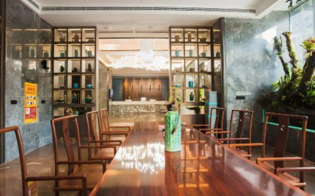 Gelaiden S Hotel (Dongfang High-Speed Railway Station)