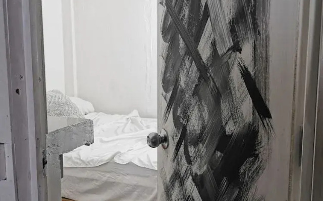 Vela Lounge & Hostel PV
