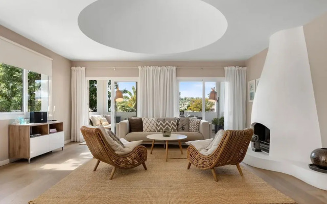 Relaxing Hideaway in Nueva Andaluc a Ref M57