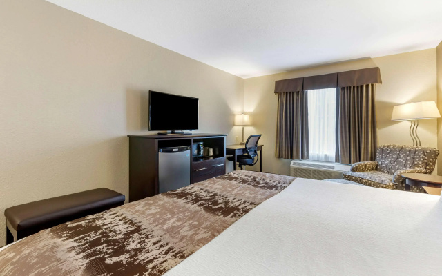 Best Western Plus Pembina Inn & Suites