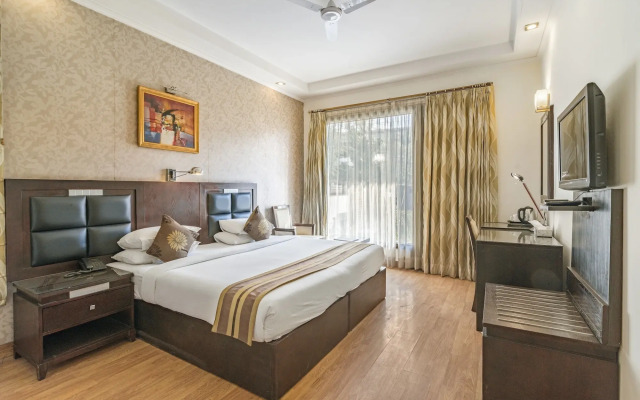 Royal Residence On MG Road