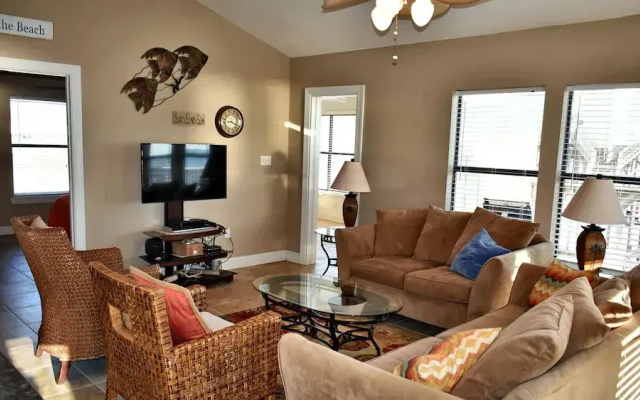 Knee Deep - 105 Shell Ct